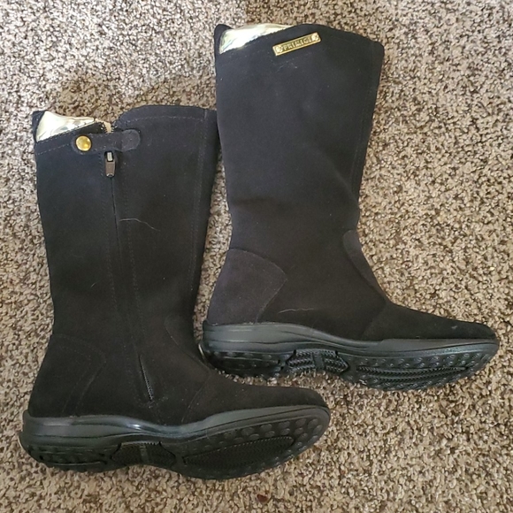 Boots - Picture 2 of 3